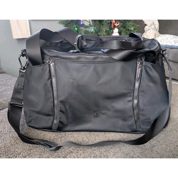 Lululemon Define Duffle Travel Bag in Black  Carry On Gym Weekend Luggage - Picture 1 of 16
